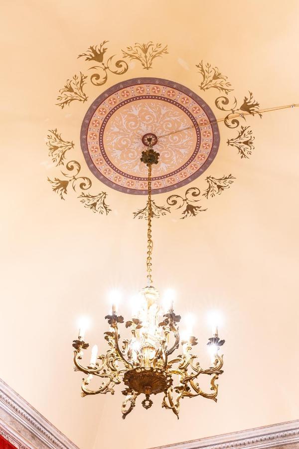 Hotel Il Cavaliere Al Borgo Antico Copertino Exterior foto